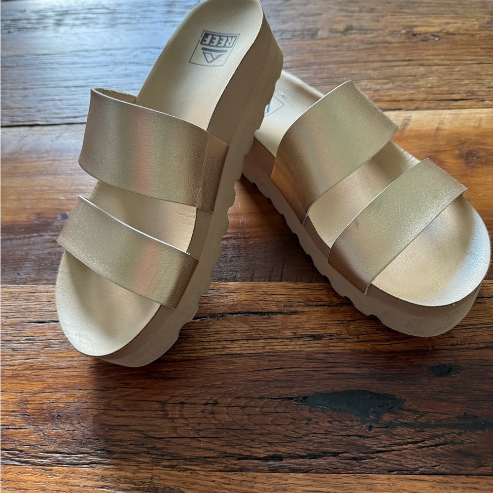 Reef Women's Sandals in Gold and Cream